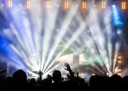 concert lights crowd